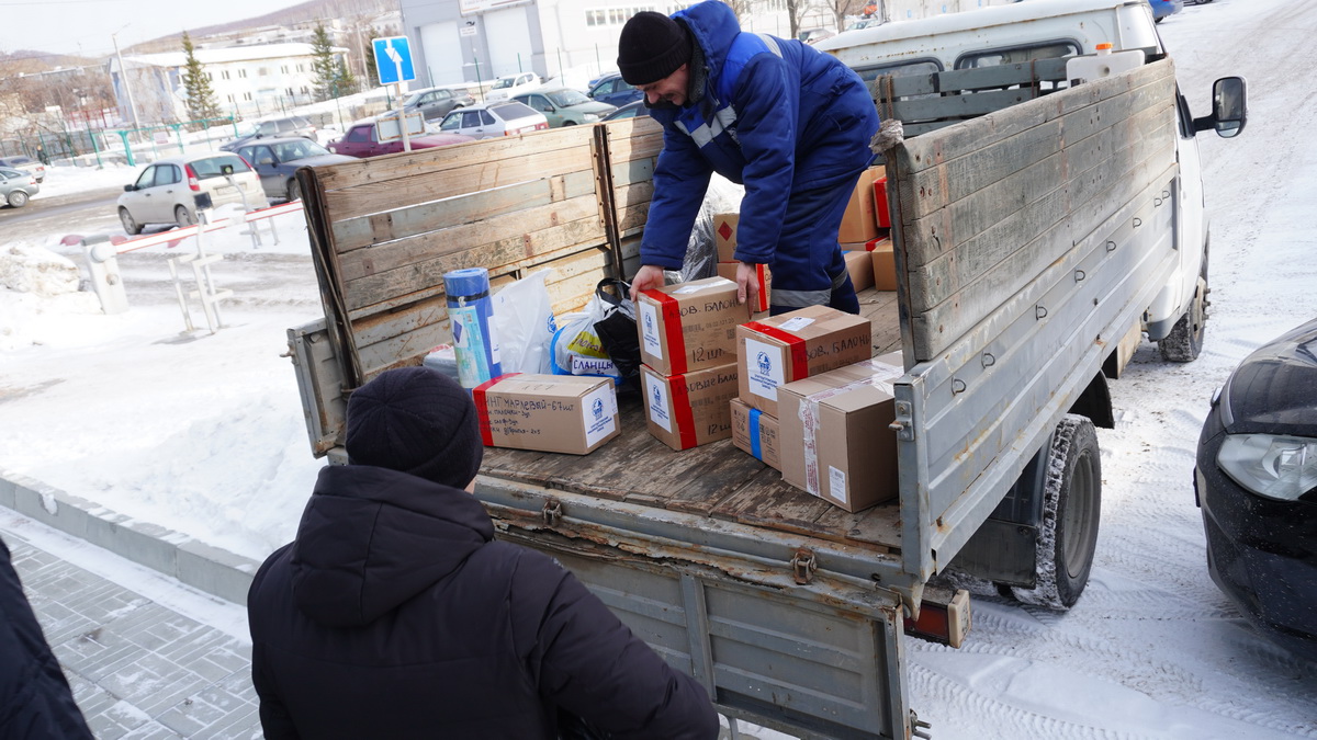 Работники АО &quot;Златмаш&quot; собрали новую партию гуманитарной помощи для Донбасса