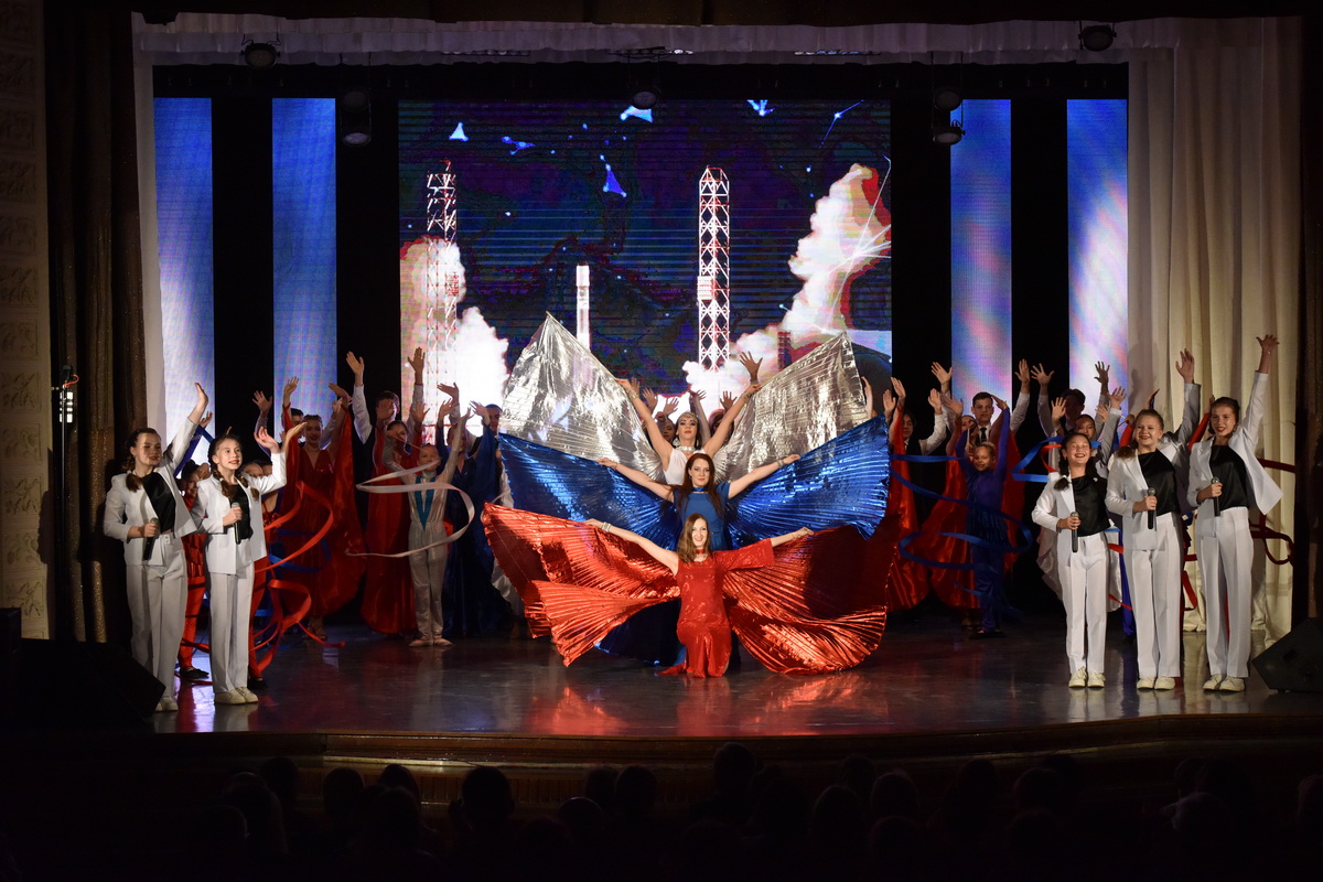 Во Дворце культуры «Победа» состоялся ежегодный праздничный концерт для работников АО «Златмаш», посвященный Дню машиностроителя.
